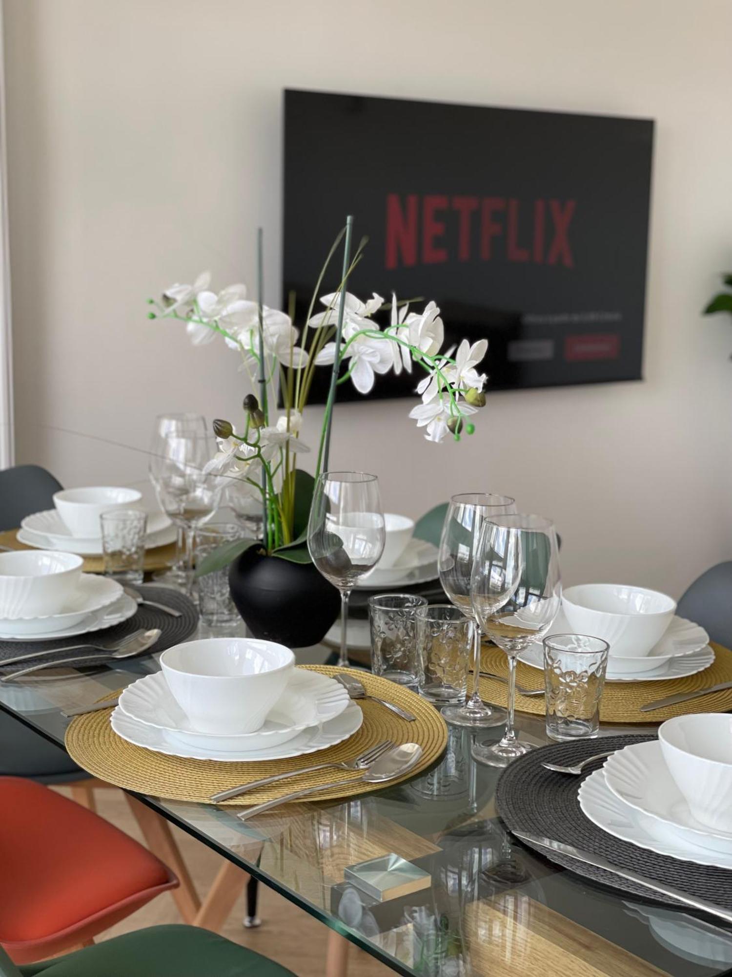 Paris Pantin Magnifique Appartement 4 Pieces De 108M2 Avec 2 Parking Interieur - Tres Cosy Pour 1 A 12 Personnes - Entierement Refait A Neuf Entire Apartment Luxurious And Warm - Pantin Paris 19 Eme Free Wifi Gratuit Exteriör bild