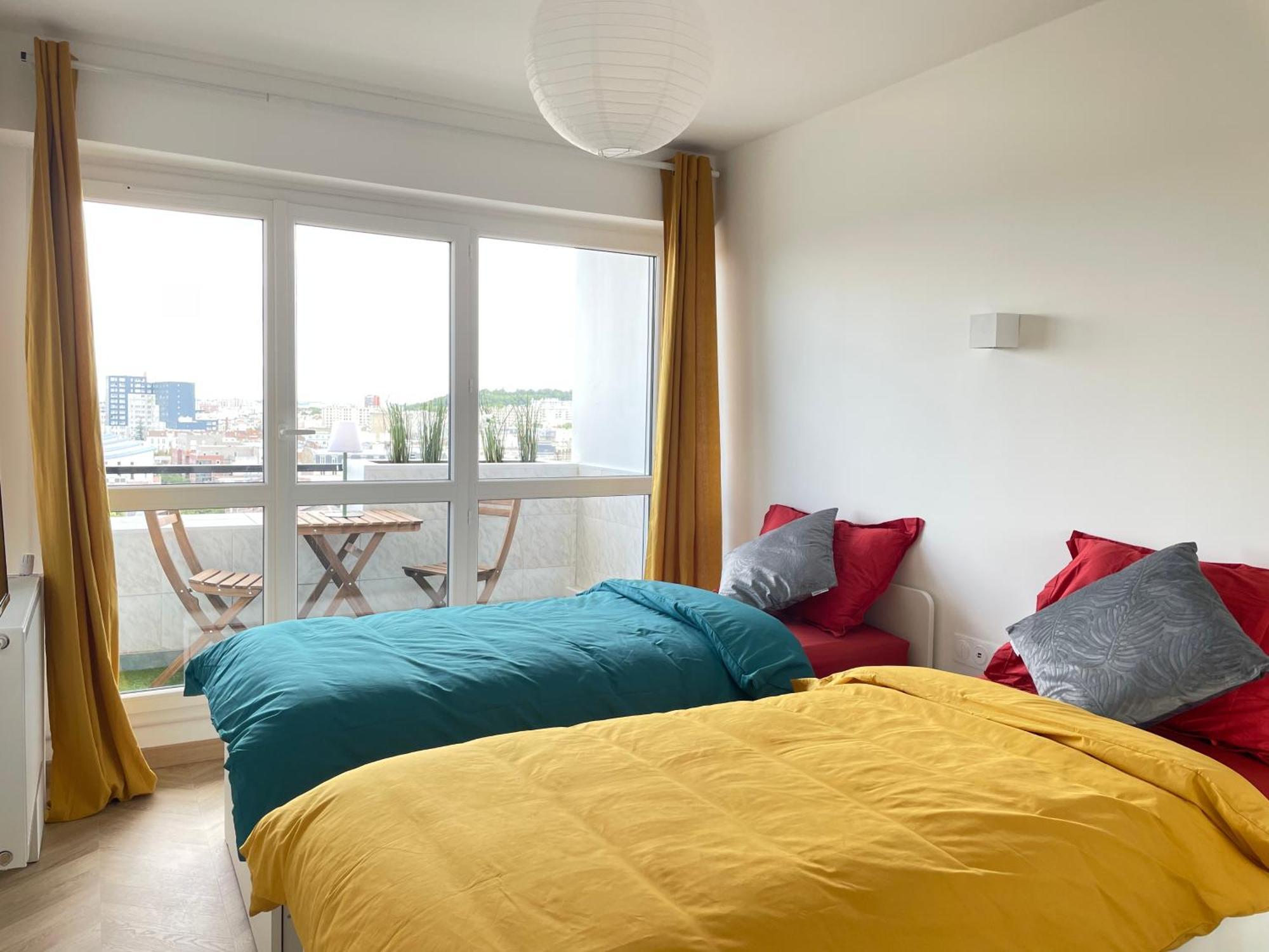 Paris Pantin Magnifique Appartement 4 Pieces De 108M2 Avec 2 Parking Interieur - Tres Cosy Pour 1 A 12 Personnes - Entierement Refait A Neuf Entire Apartment Luxurious And Warm - Pantin Paris 19 Eme Free Wifi Gratuit Exteriör bild