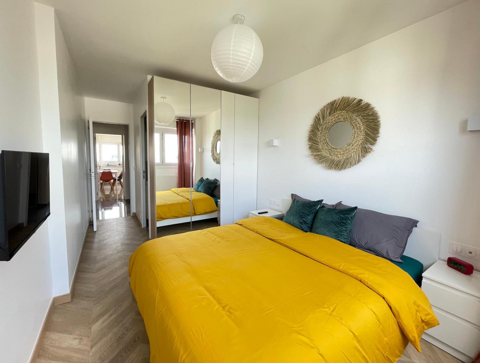 Paris Pantin Magnifique Appartement 4 Pieces De 108M2 Avec 2 Parking Interieur - Tres Cosy Pour 1 A 12 Personnes - Entierement Refait A Neuf Entire Apartment Luxurious And Warm - Pantin Paris 19 Eme Free Wifi Gratuit Exteriör bild
