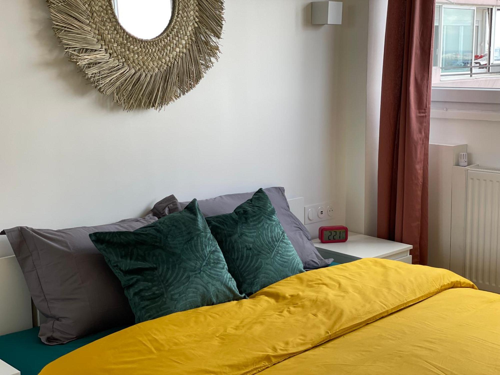 Paris Pantin Magnifique Appartement 4 Pieces De 108M2 Avec 2 Parking Interieur - Tres Cosy Pour 1 A 12 Personnes - Entierement Refait A Neuf Entire Apartment Luxurious And Warm - Pantin Paris 19 Eme Free Wifi Gratuit Exteriör bild