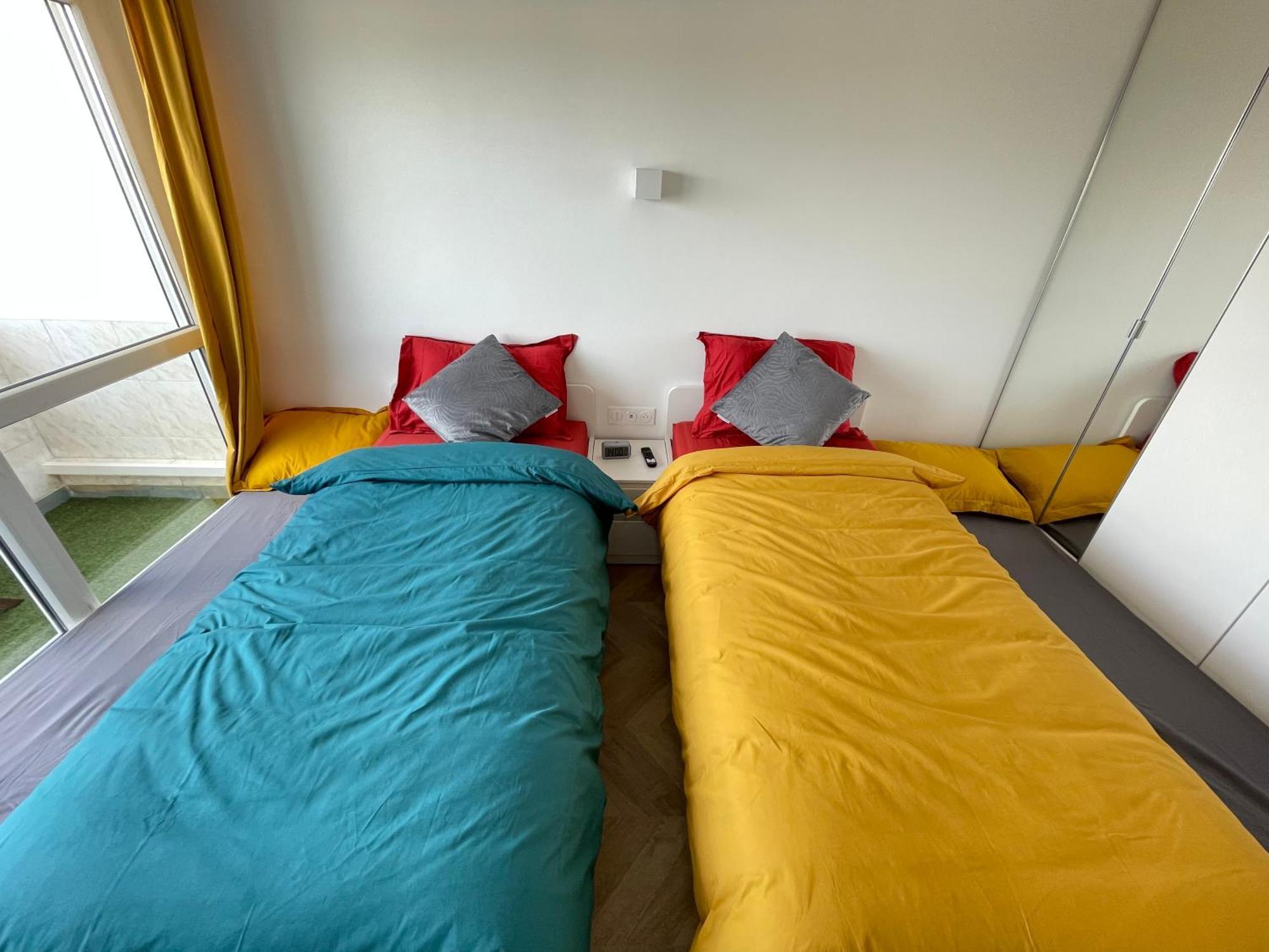 Paris Pantin Magnifique Appartement 4 Pieces De 108M2 Avec 2 Parking Interieur - Tres Cosy Pour 1 A 12 Personnes - Entierement Refait A Neuf Entire Apartment Luxurious And Warm - Pantin Paris 19 Eme Free Wifi Gratuit Exteriör bild