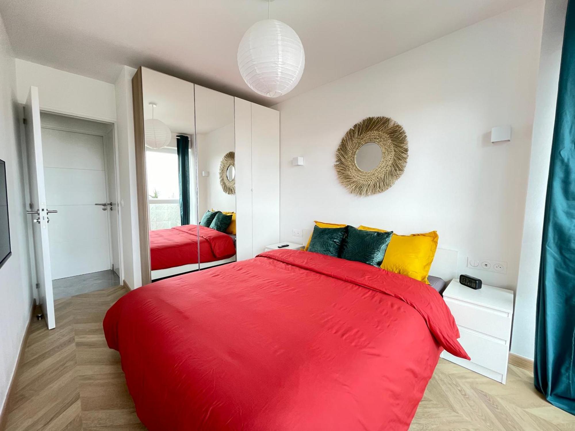 Paris Pantin Magnifique Appartement 4 Pieces De 108M2 Avec 2 Parking Interieur - Tres Cosy Pour 1 A 12 Personnes - Entierement Refait A Neuf Entire Apartment Luxurious And Warm - Pantin Paris 19 Eme Free Wifi Gratuit Exteriör bild