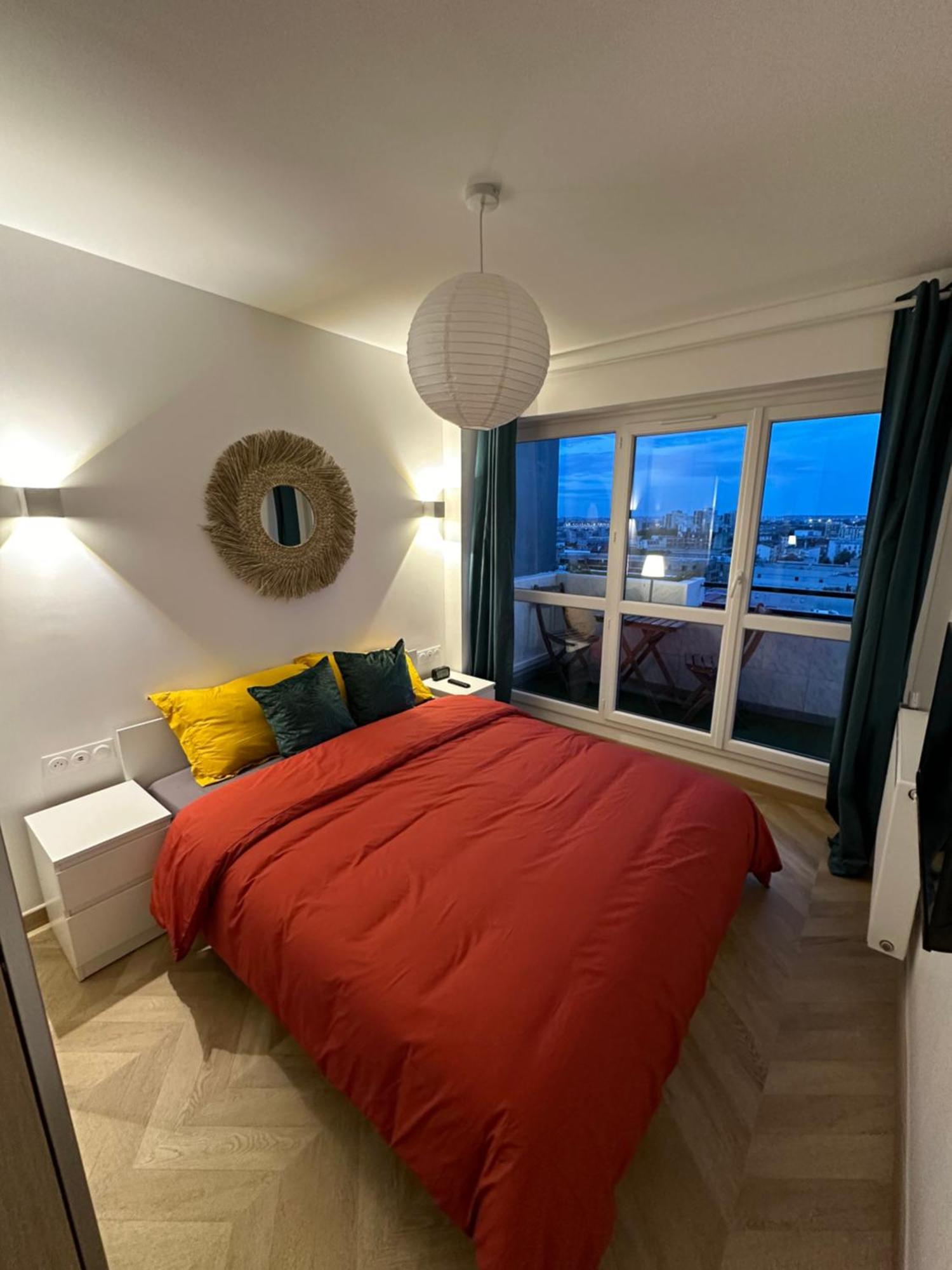 Paris Pantin Magnifique Appartement 4 Pieces De 108M2 Avec 2 Parking Interieur - Tres Cosy Pour 1 A 12 Personnes - Entierement Refait A Neuf Entire Apartment Luxurious And Warm - Pantin Paris 19 Eme Free Wifi Gratuit Exteriör bild