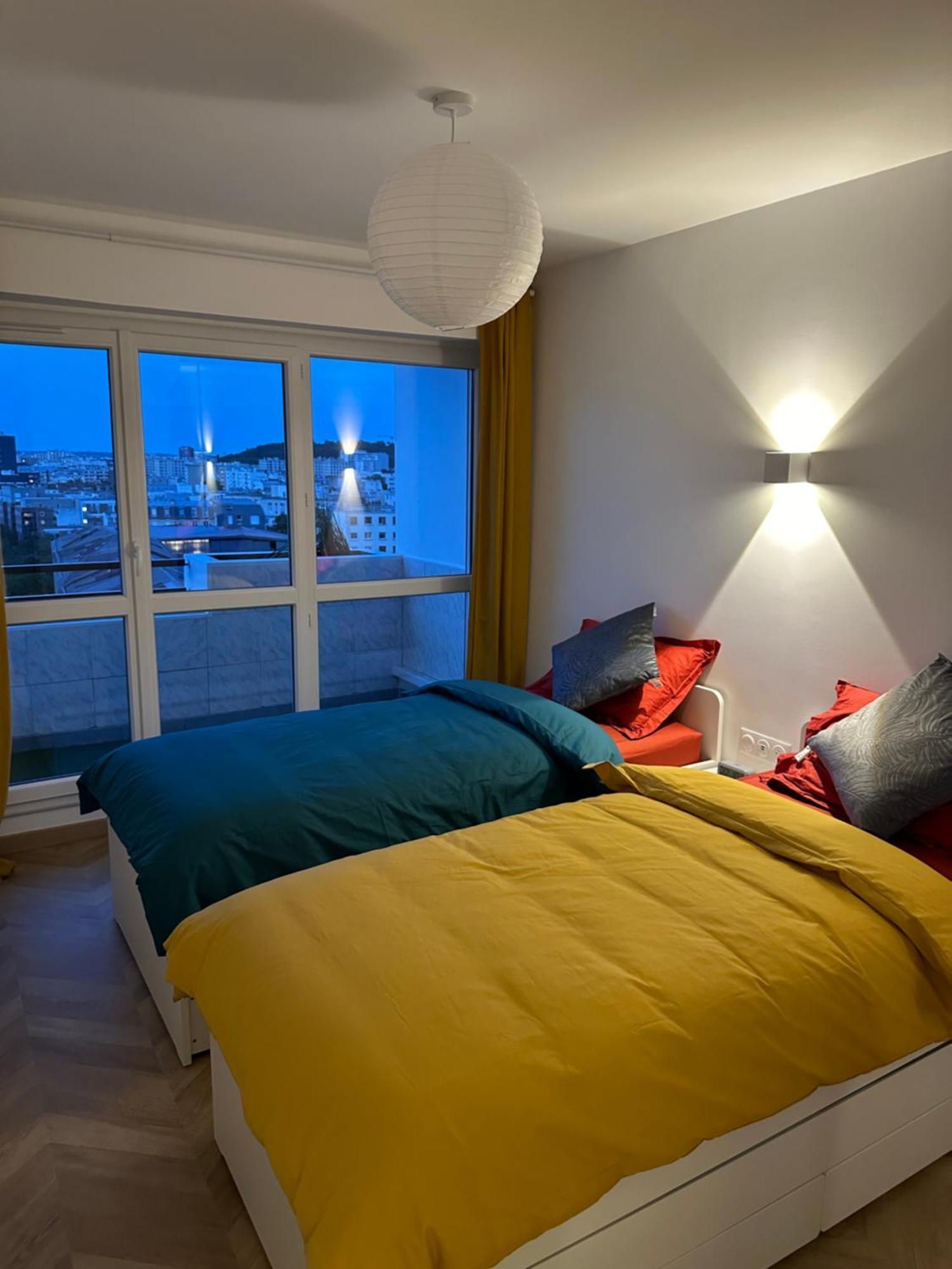 Paris Pantin Magnifique Appartement 4 Pieces De 108M2 Avec 2 Parking Interieur - Tres Cosy Pour 1 A 12 Personnes - Entierement Refait A Neuf Entire Apartment Luxurious And Warm - Pantin Paris 19 Eme Free Wifi Gratuit Exteriör bild