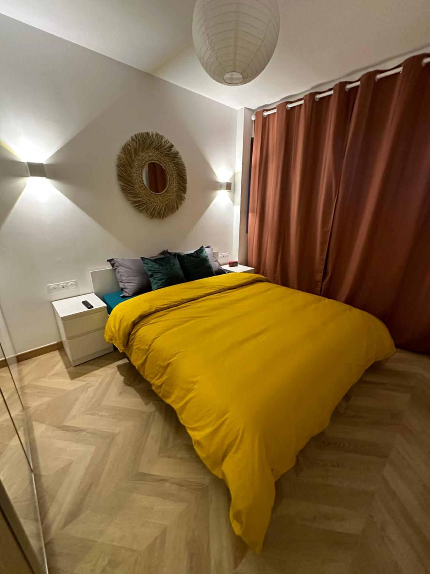 Paris Pantin Magnifique Appartement 4 Pieces De 108M2 Avec 2 Parking Interieur - Tres Cosy Pour 1 A 12 Personnes - Entierement Refait A Neuf Entire Apartment Luxurious And Warm - Pantin Paris 19 Eme Free Wifi Gratuit Exteriör bild